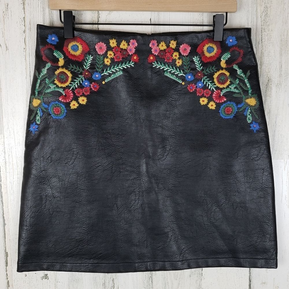 For the Republic Embroidered Skirt Sz 10